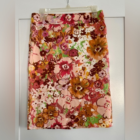 J. CREW Pencil Skirt Abstract Watercolor Floral Pink Green Purple Size 4 - Picture 4 of 8